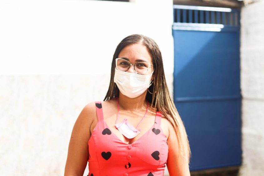 Mãe de aluna, Patrícia Santos, participou da oficina. Foto: Luan Oliveira (estagiário) / Ascom Semed