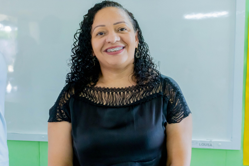 Instrutora de Libras e coordenadora do ensino Bilíngue, Meire Pereira. Foto: Hilderlan Oliveira.