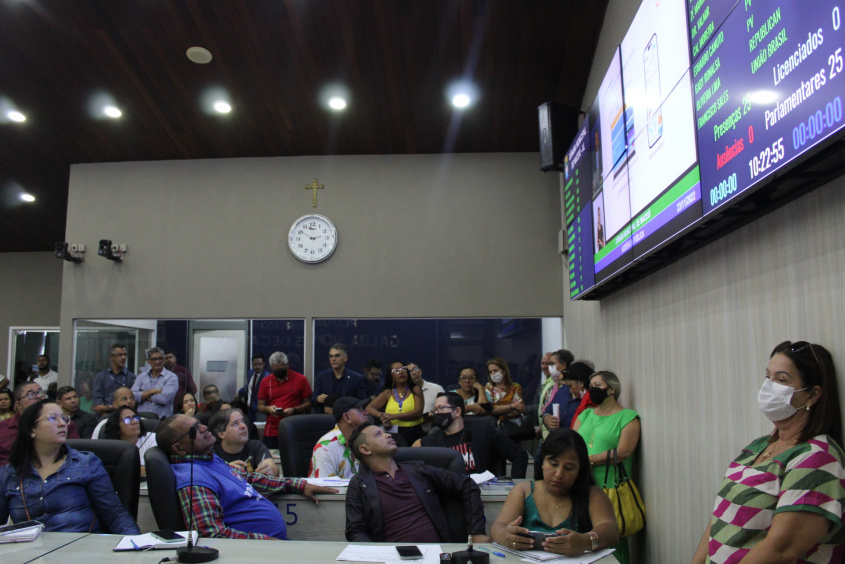 Durante a sessão, população acompanhou e debateu as propostas da Lei Orçamentária de 2023. Foto: Ascom Semec