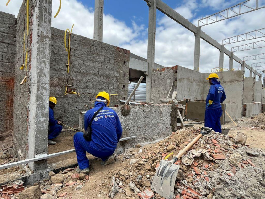 Construção do novo mercado público do Benedito Bentes. Foto: Samara Emanuelle/ Ascom Seminfra