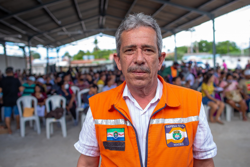 Coordenador Adjunto da Defesa Civil, Geraldo Vasconcellos, esteve com as equipes no trabalho de campo. Foto: Juliete Santos/Secom Maceió