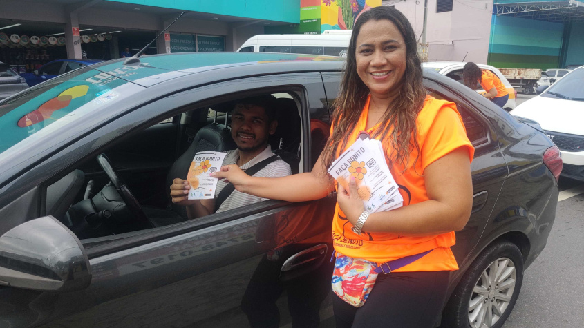 Motoristas e transeuntes que passavam pelos locais foram conscientizados. Foto: Ascom Semdes