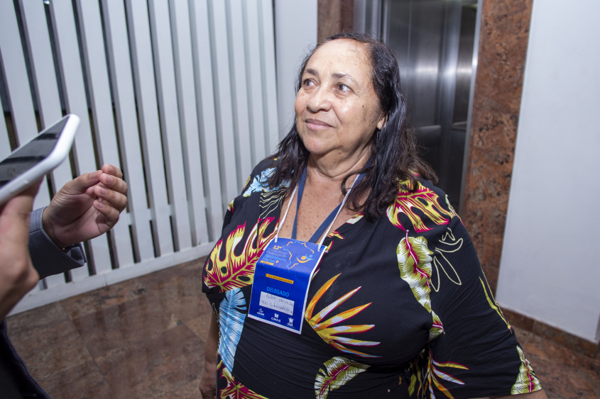 Dona Célia da Arca conta sua história com a assistência social. Foto: Allan César/Secom Maceió