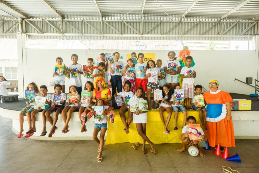 Editora Ciranda da Cultura doou livros infantis para os pequenos. Foto: Gabriel Moreira/Secom Maceió