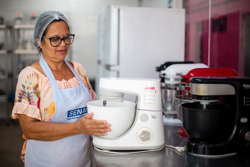 Rosélia pretende trabalhar em casa fazendo pães. Foto: Alisson Frazão/Ascom Semas