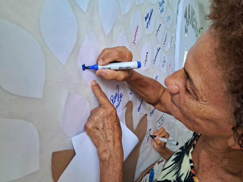 No Cras Cidade Sorriso, idosos contaram sobre os seus desejos para o ano 2024. Foto: Cortesia