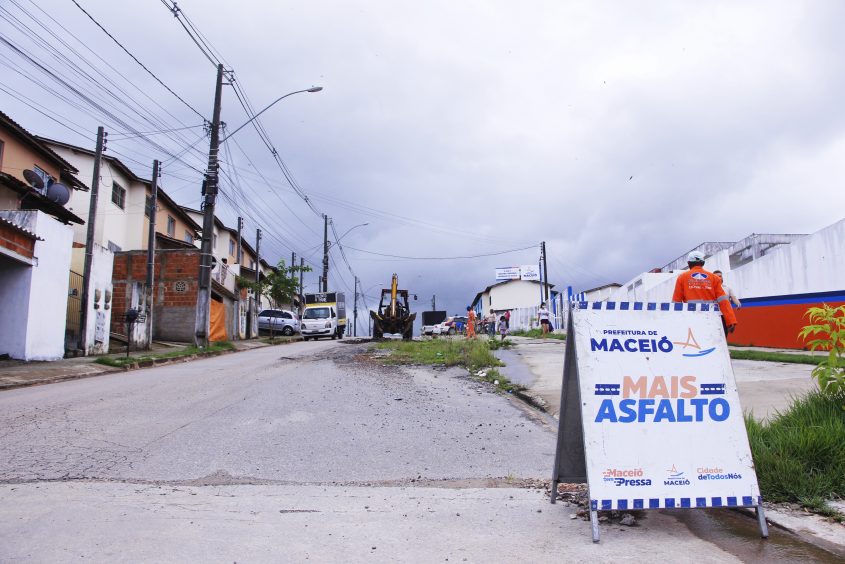 Programa Mais Asfalto já investiu mais de R$28 milhões no reparos de ruas e avenidas em Maceió. Foto: Wilma Andrade/Ascom Seminfra