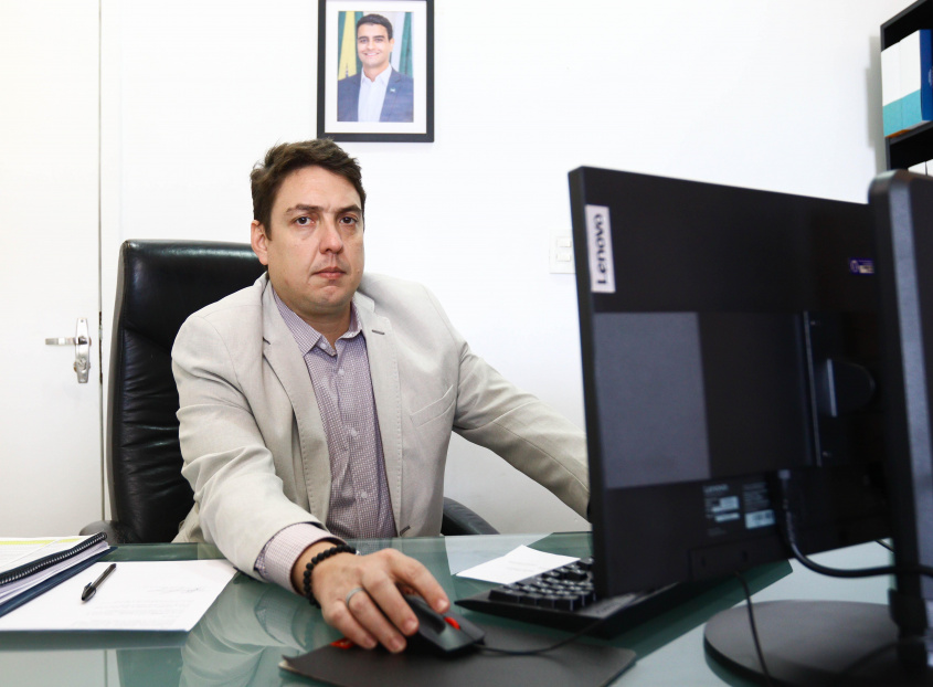 Secretário de Educação de Maceió destacou que reajuste valoriza os estagiários. Foto: Ascom Semed