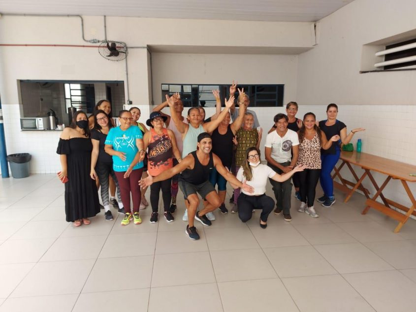 Cerca de 70 pessoas participam das aulas de Zumba (Foto: Luiz Felipe Pimentel (estagiário)/ Ascom Semas)