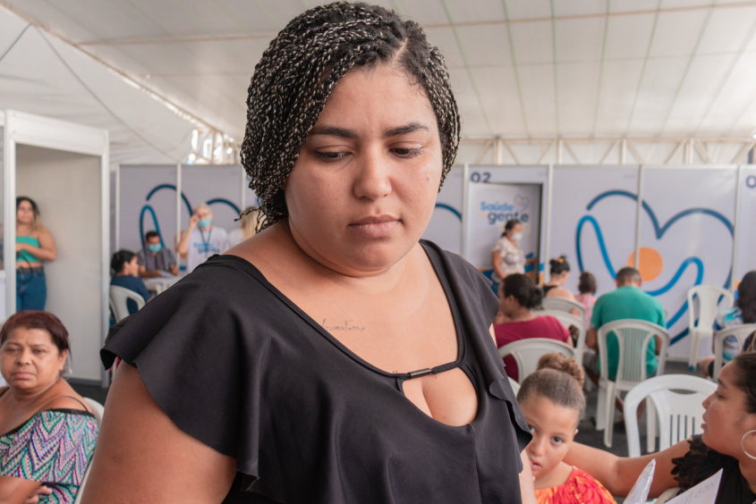Marília Rodrigues, moradora do Conjunto Virgem dos Pobres aprova a iniciativa. Foto: Victor Vercant/Ascom SMS