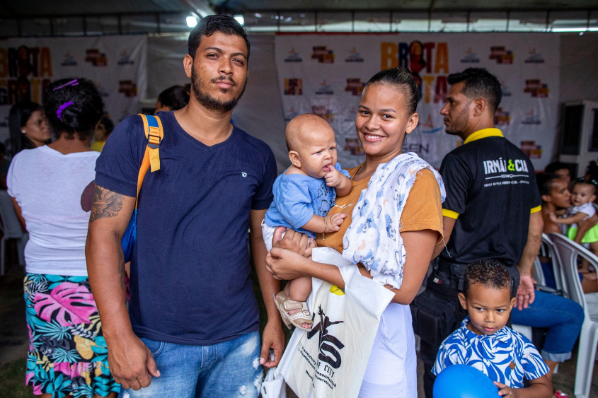 Família participa de ação itinerante do Brota na Grota. Foto: Alisson Frazão/Secom Maceió