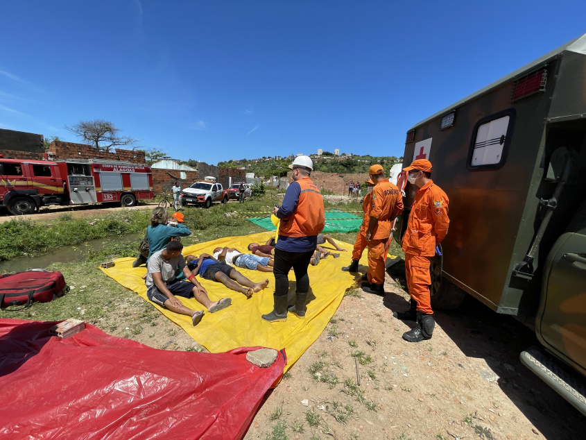 Supostas vítimas de afogamento foram atendidas e acolhidas no local. Fotos: Alisson Frazão/Secom