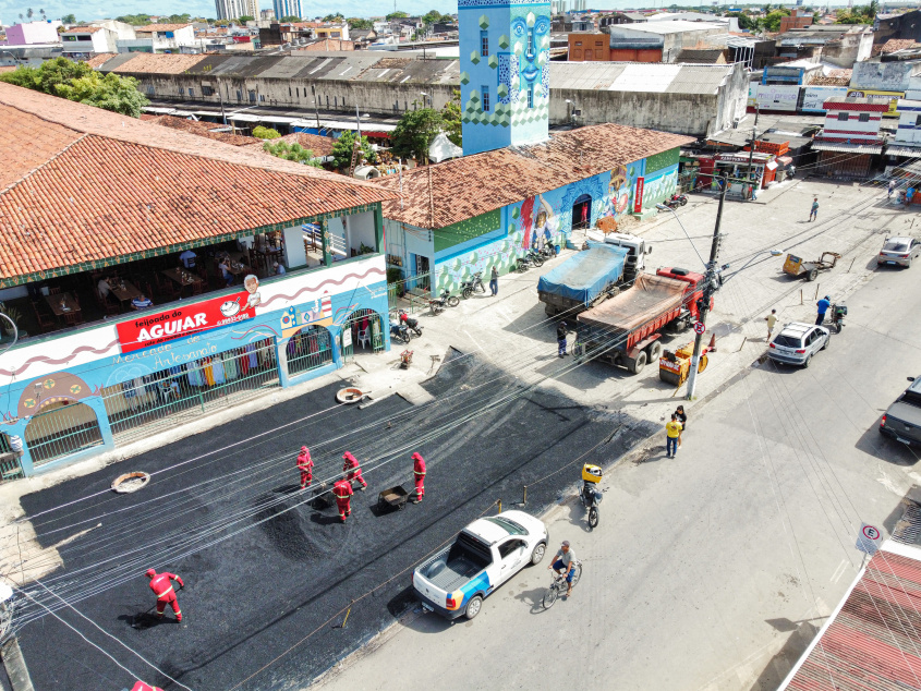 Equipe de manutenção de vias foi dividida nas partes baixa e alta da capital. Foto: Júnior Bertoldo/Secom Maceió