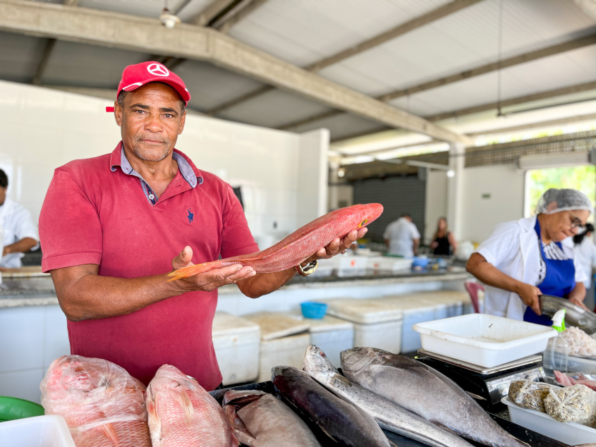 Peixe Pargo, pescado pelo Valdomiro, foi escolhido para o jantar japonês que Nakata vai oferecer. Foto: Tatiane Gomes/Ascom Semtabes