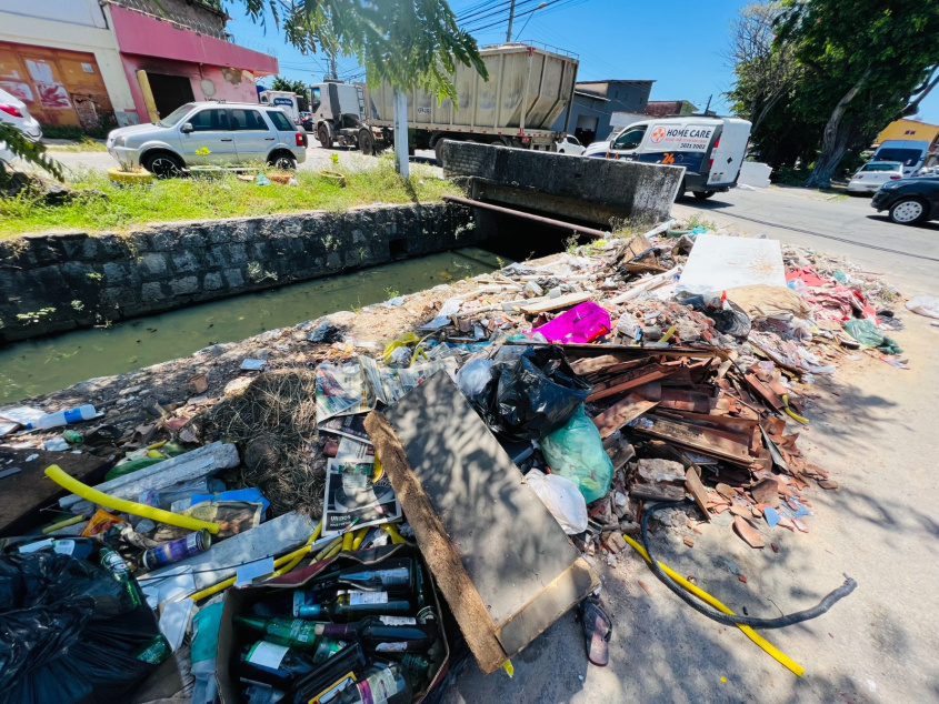 Retirada de lixo de canais evita degradação ambiental e alagamentos. Foto: Ascom Alurb