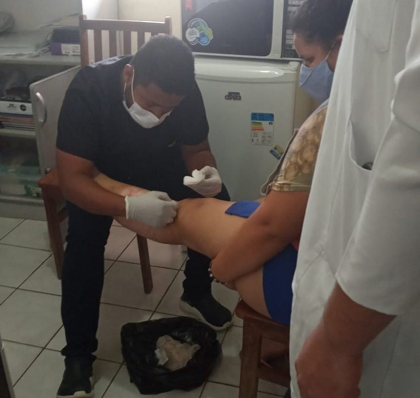 Necessidades imediatas, como curativos, têm sido solucionadas pela equipes da saúde municipal. Foto: Divulgação RUE/SMS