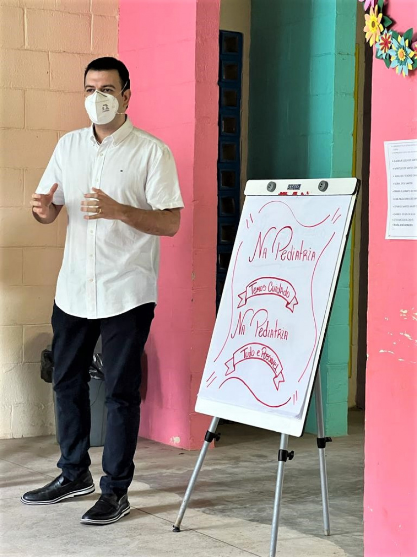 Adriano Rolim, médico pediatra que atende no Capsi. Foto: Capsi Dr. Luiz da Rocha Cerqueira