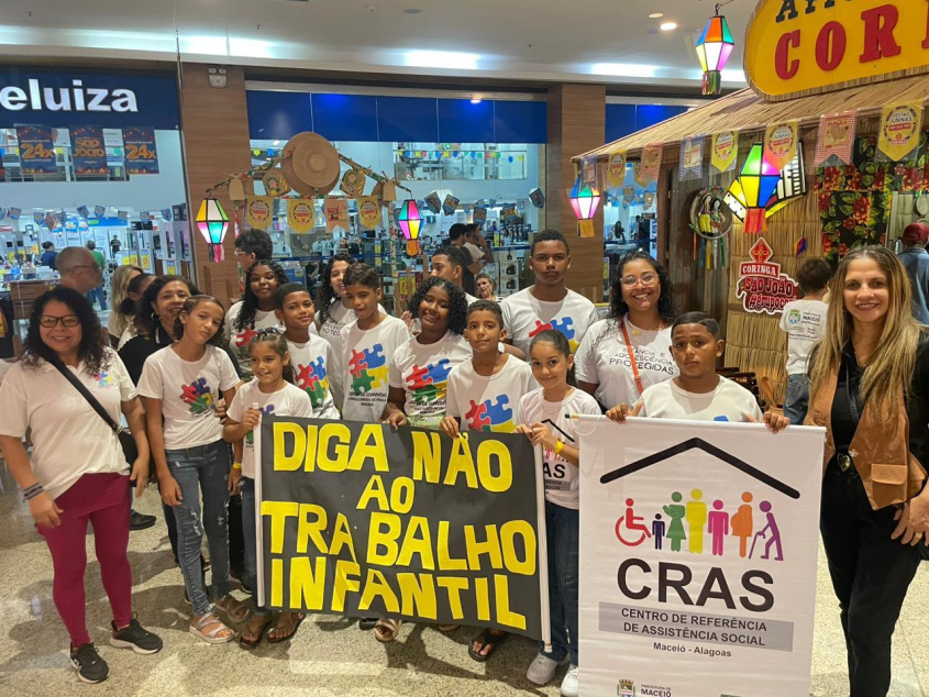 Serviço de Convivência do Cras Área Lagunar promove tarde de mobilização no Maceió Shopping. Foto: Cortesia