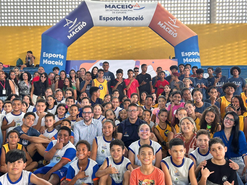 Estudantes durante lançamento do Contraturno Escolar. Foto: Ascom Semesp
