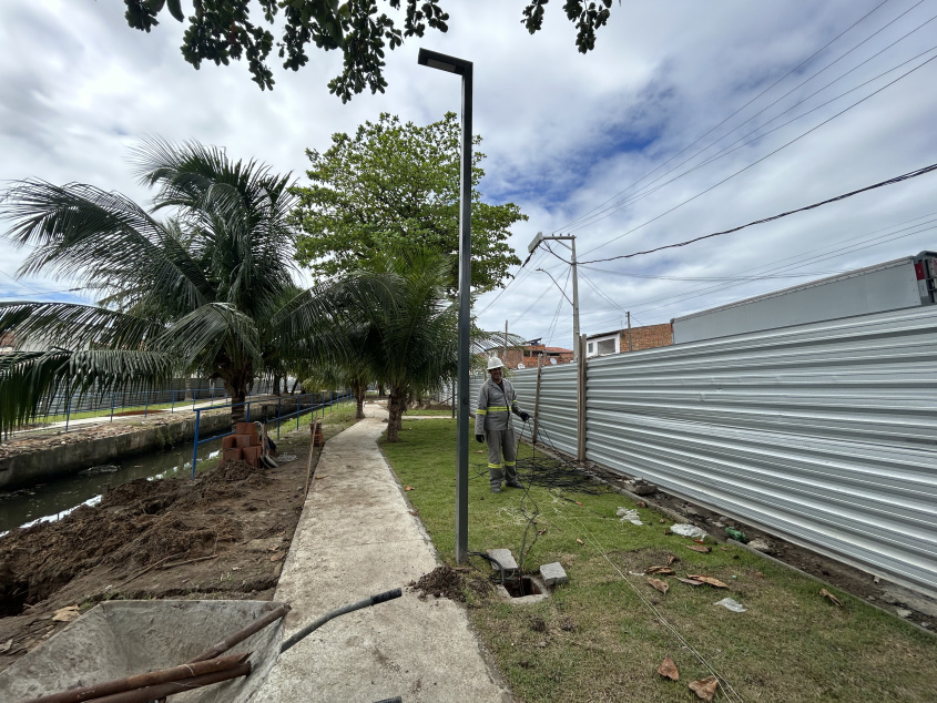 Equipamentos modernos são instalados no bairro.Foto: Débora Cândido/ Ilumina Maceió