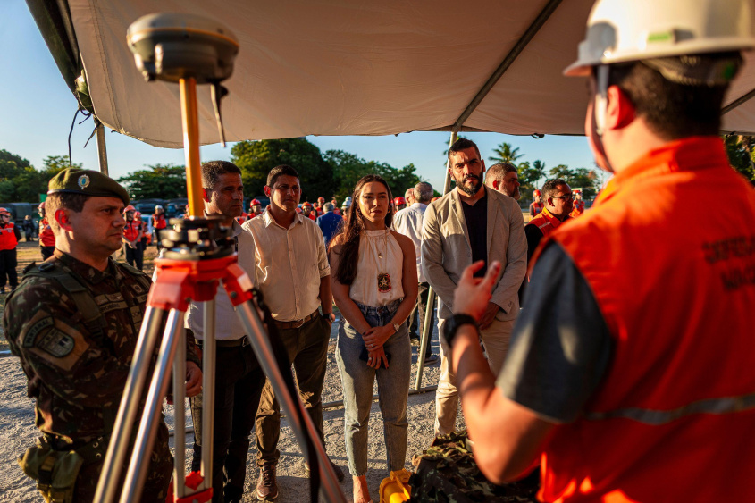 Agentes apresentaram aos ouvintes os equipamentos utilizados pelo órgão nas ações. Foto: Alisson Frazão/ Secom Maceió
