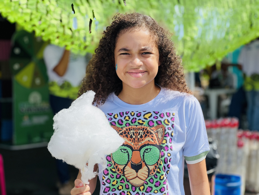 Amanda, 12 anos, participou das brincadeiras e ganhou lanche. Foto: Crystalia Tavares/Ascom Alurb