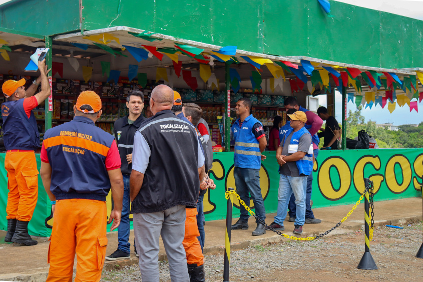 Ação contou com o apoio do Corpo de Bombeiros Militar de Alagoas (CBMAL) e da Guarda Civil de Maceió (GCMM). Foto: Leandro Jeronimo (estagiário)/ Ascom Semsc