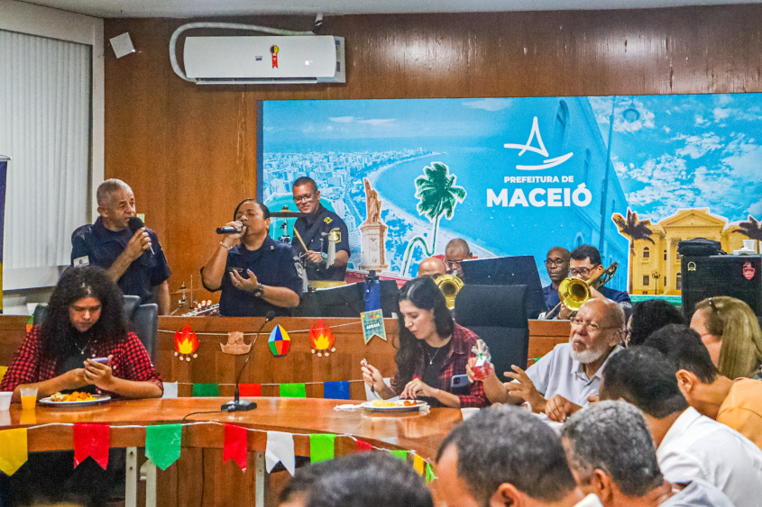 Apresentação foi acompanhada por servidores da Prefeitura de Maceió. Foto: Leandro Jeronimo (estagiário)/ Ascom Semsc