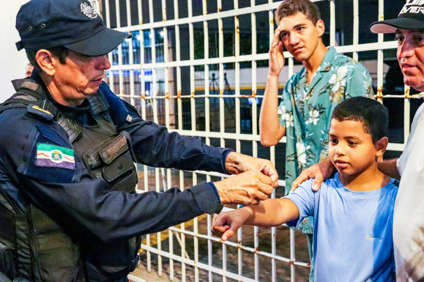 Em casos de desencontro, pulseiras contam com nome e número de contato dos pais. Foto: Leandro Jeronimo (estagiário)/ Ascom Semsc