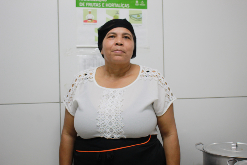 Gastróloga Raquel Vieira preparou a receita de carne de jaca. Foto: Lílian Santos/Ascom Semed