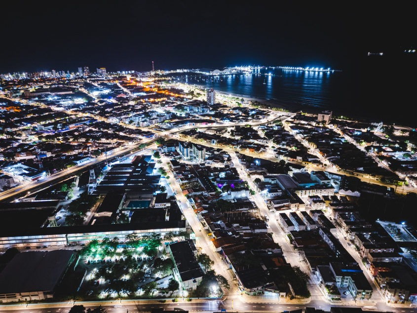 Modernização da iluminação pública chega a diversas regiões da capital. Foto: Secom Maceió