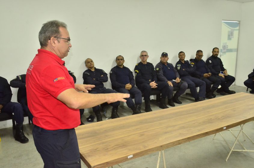 Curso tem como instrutores agentes de segurança da própria GMM. Foto: Alberto Jorge / Ascom Semscs