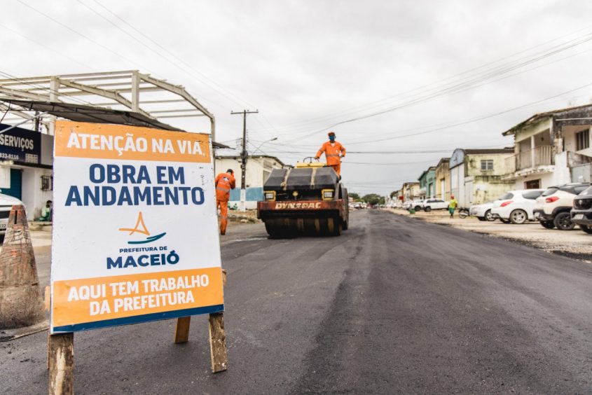 Bairros da parte alta e litoral norte foram contemplados com obras de pavimentação. Foto: Edvan Ferreira / Secom Maceió