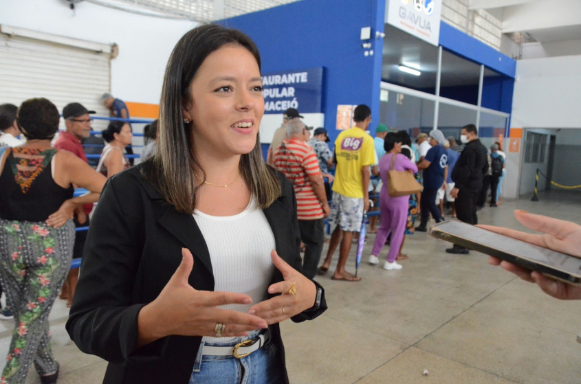 Diretora de Segurança Alimentar da Semdes diz que unidades beneficiam famílias de baixa renda. Foto: Beto Macário/ Secom Maceió