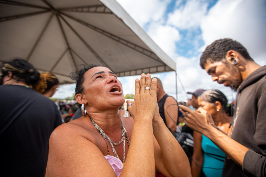 Edivânia Silva se emociona ao ser sorteada. Foto: Itawi Albuquerque/ Secom Maceió