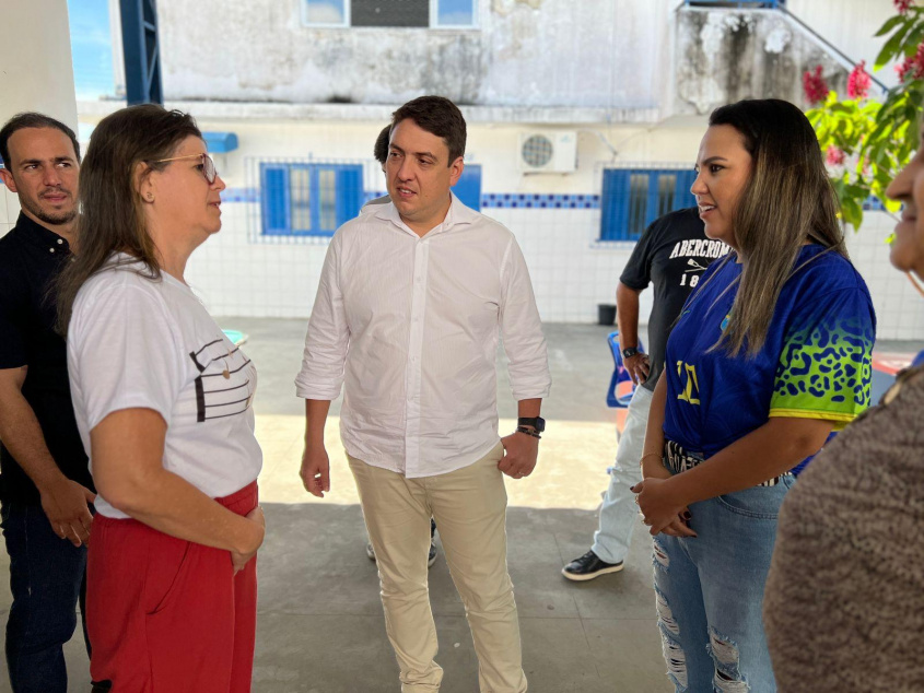 Diretora da Escola Municipal Jaime Amorim Miranda agradeu a visita ténica. Foto: Ascom Semed