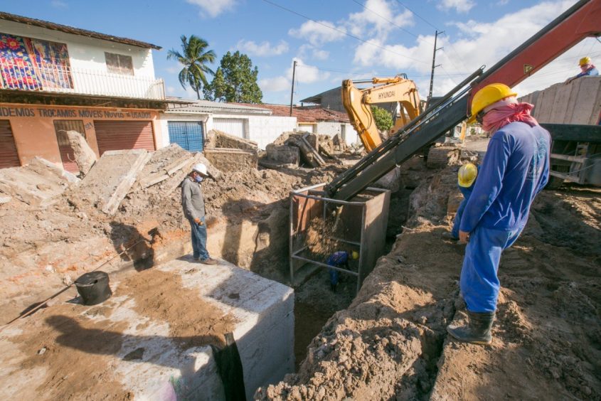 Obras de drenagem  têm como objetivo solucionar problemas de inundações e alagamentos. Foto: Itawi Albuquerque / Secom Maceió