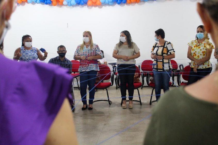 Discussões levantadas e aprofundadas na oficina serão levadas pelos profissionais para as alunas da rede municipal. Foto: Julita Bittencourt / Ascom Semed
