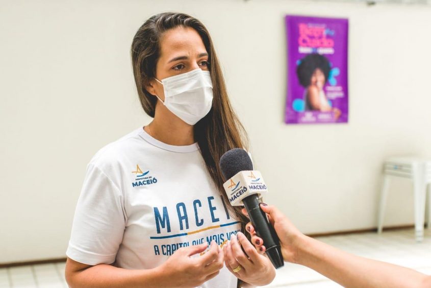 Camila Peixoto, enfermeira da Gerência de Imunização de Maceió. Foto: Gabriel Moreira/Secom Maceió