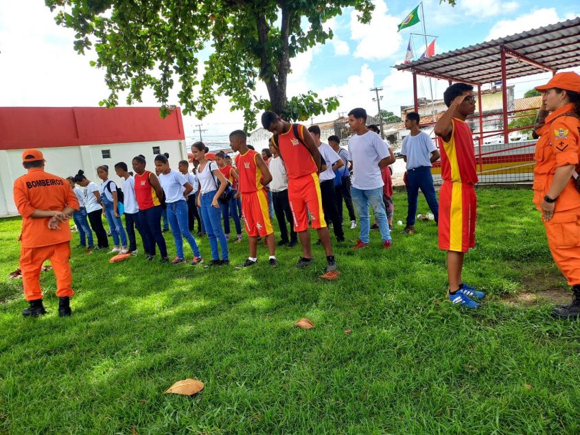 Na unidade do Trapiche da Barra, 40 jovens participam das atividades de Bombeiro Mirim. Foto: Cras Dom Adelmo Machado