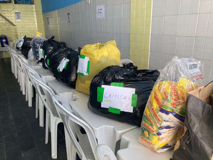 Servidores da Guarda Municipal de Maceió e da Semscs doaram roupas, agasalhos, lençóis e calçados. Foto: Erika Santana/Ascom Semscs