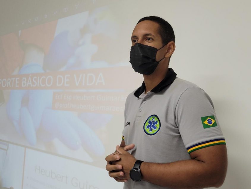 Enfermeiro e socorrista do Suporte Avançado do Samu Alagoas, Heubert Guimarães. Foto: Ascom SMS
