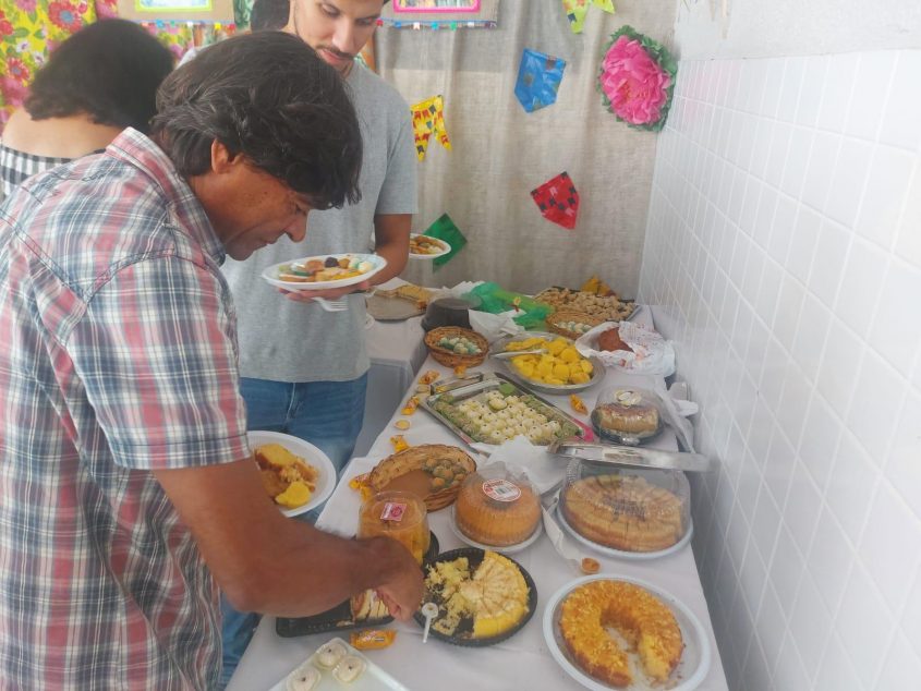 Além de forró, arraiá teve comidas típicas. Foto: Luiz Felipe Pimentel (estagiário)/Ascom Semas