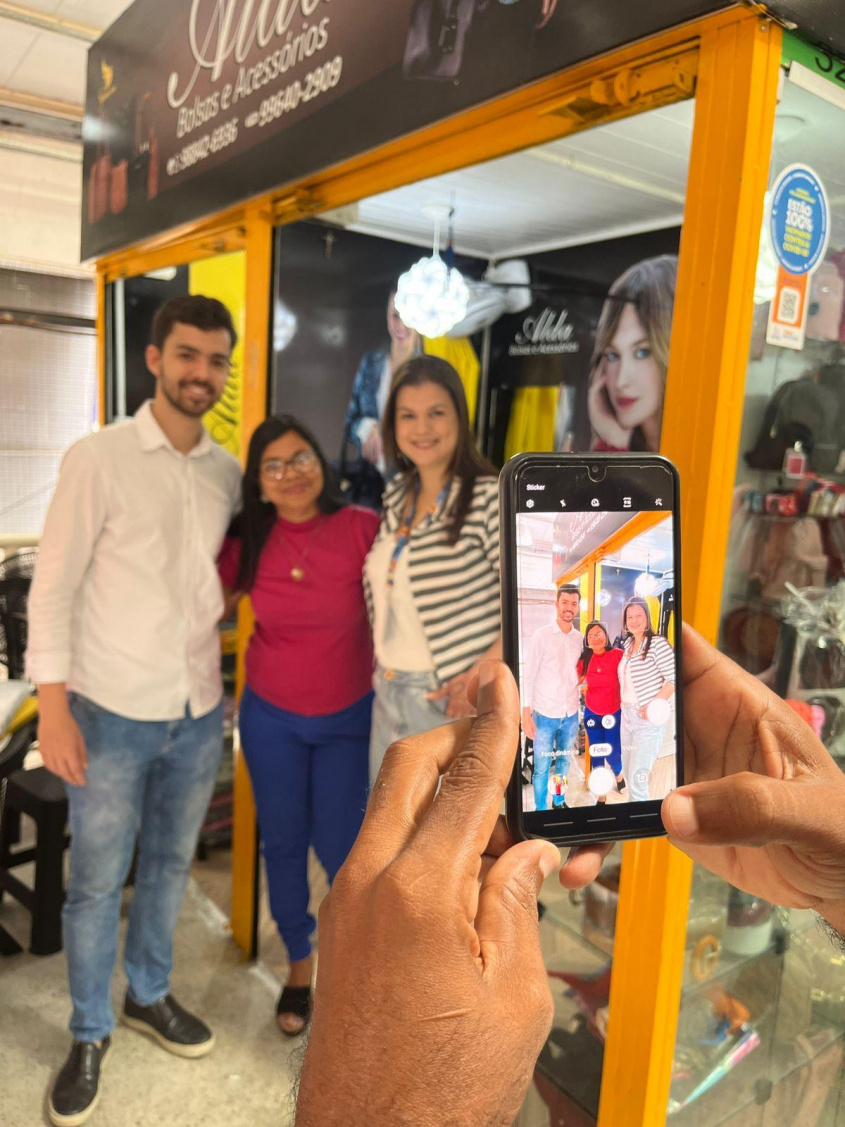 Gestores da Semtabes contam novidade sobre reativação do elevador do Shopping Popular para permissionários (Foto: Tatiane Gomes/Ascom Semtabes)