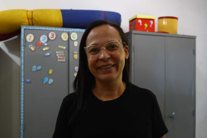 Professora da Escola Municipal Nise da Silveira. Foto: Ascom Semed
