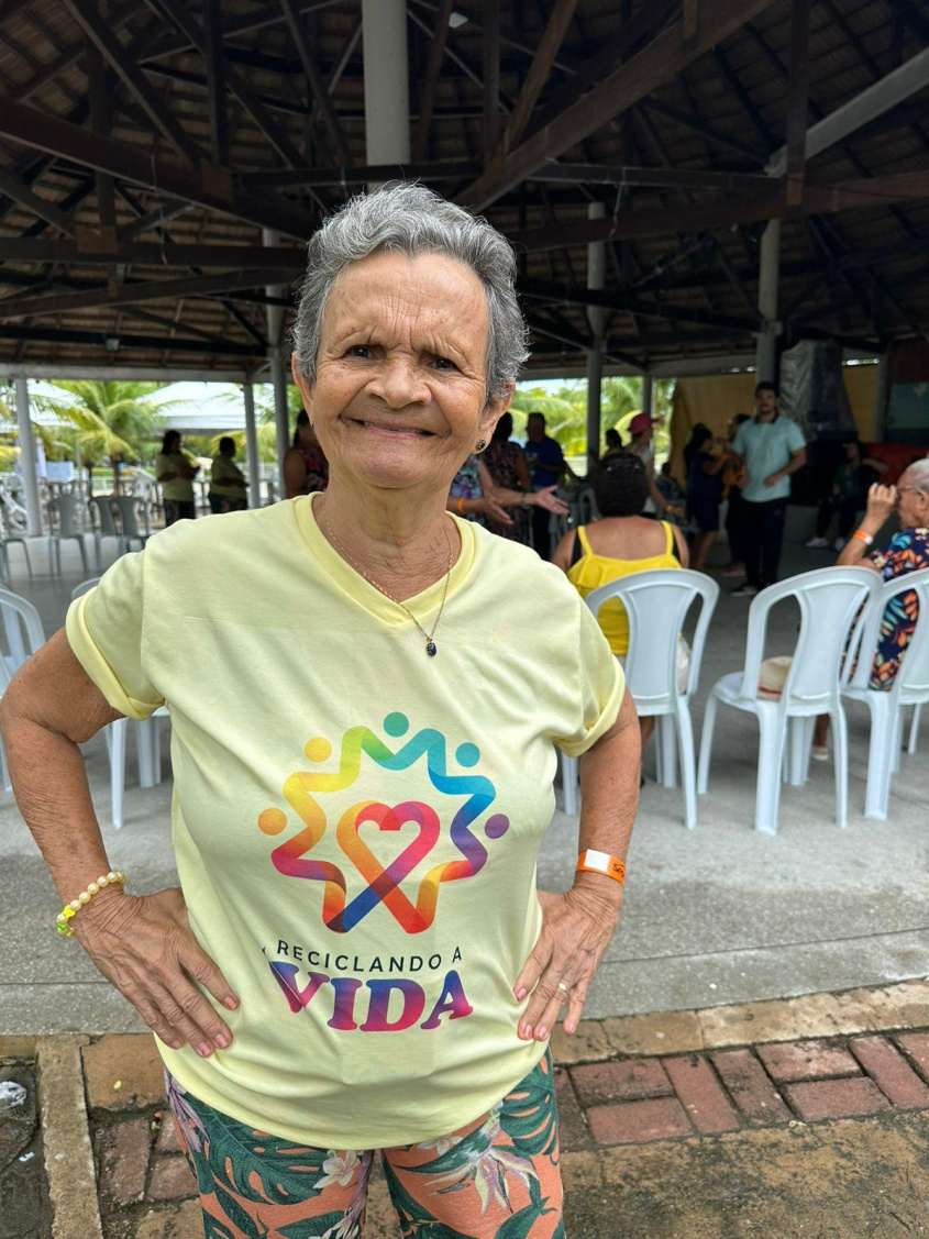 Laurentina Antônia Viana faz parte do grupo Reciclando a Vida da USF José Araújo Silva. Foto: Ascom SMS