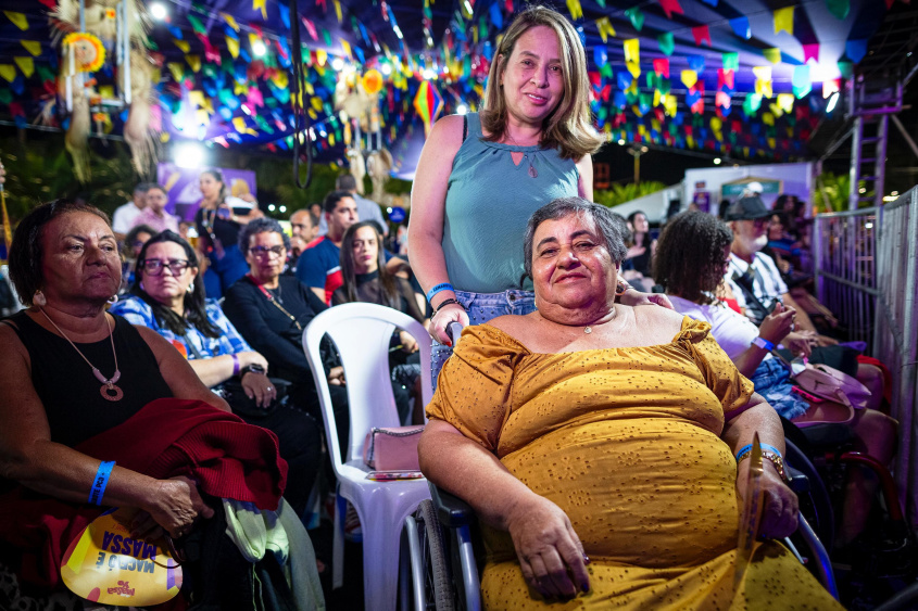 Luciana e sua mãe Eliete, de 80 anos, foram aproveitar a festa pelo segundo ano. Foto: Alisson Frazão / Secom Maceió