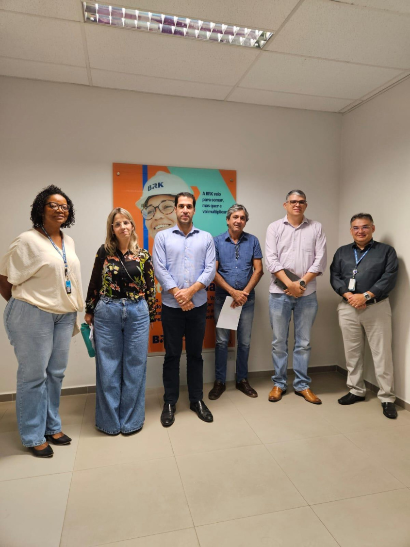 Também participaram da reunião, a superintendente de Governança da Semed, Marcelle Telles, e o coordenador geral de engenharia da pasta, João Paulo.