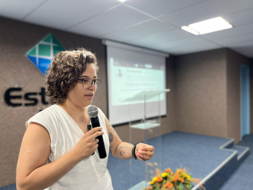 Palestrante Caroline Reis é ginecologista e obstetra. Foto: Ascom Saúde