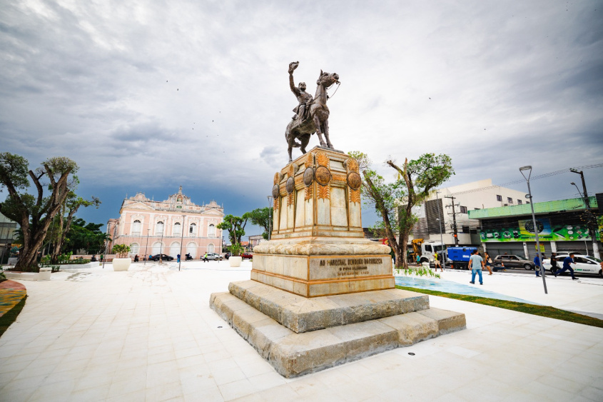 Estátua de Marechal Deodoro restaurada representa resgate histórico. Foto Jonathan Lins